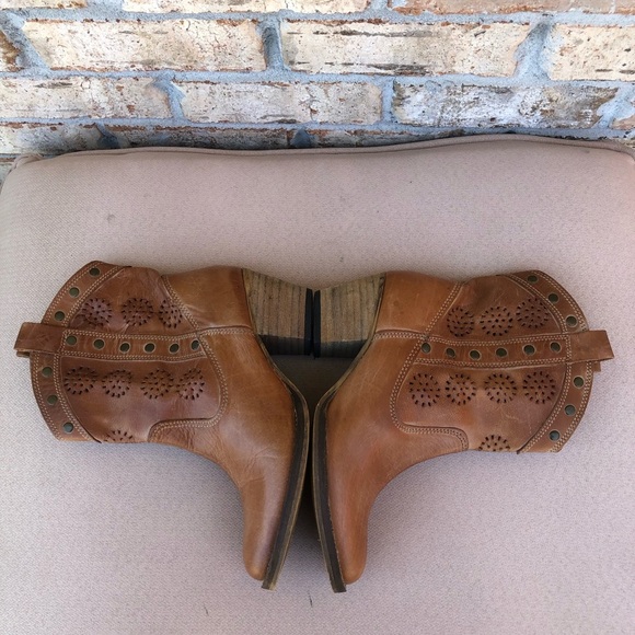 Dingo 7" Roni Women's Comfort Casual Studded Cut Out Block Heel Tan Boots 7.5 M - Picture 8 of 16